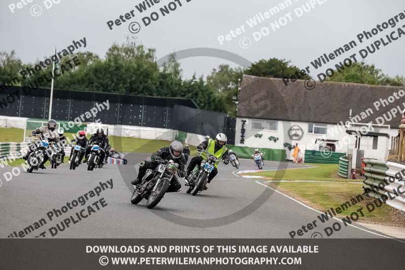 Vintage motorcycle club;eventdigitalimages;mallory park;mallory park trackday photographs;no limits trackdays;peter wileman photography;trackday digital images;trackday photos;vmcc festival 1000 bikes photographs